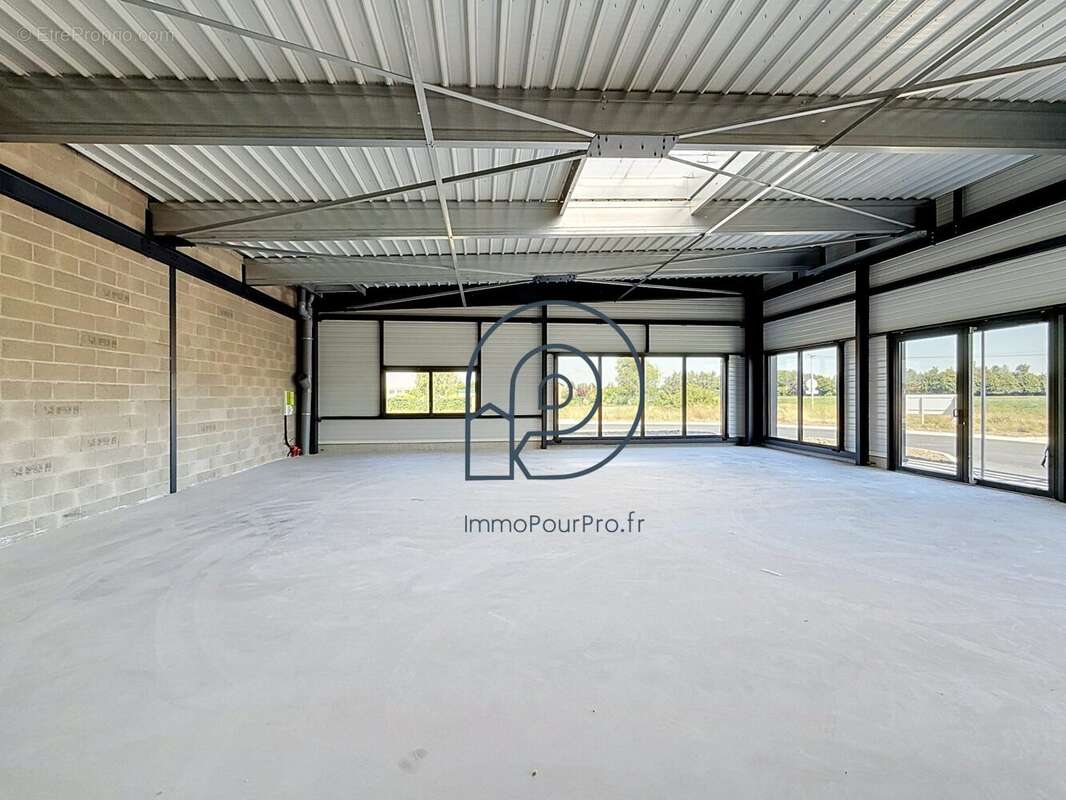 Commerce 148 m² à Erquinghem-Lys  - photo 3