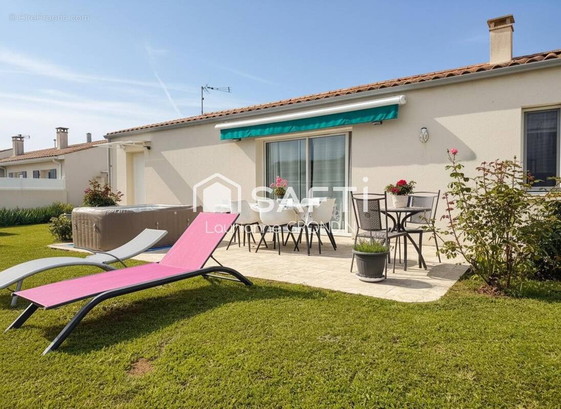 Photo 1 - Maison à SURGERES