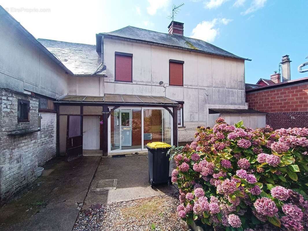 Maison à HORNOY-LE-BOURG