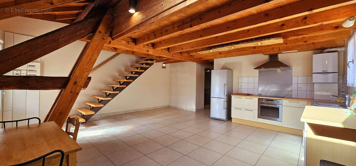Appartement à ALLONZIER-LA-CAILLE