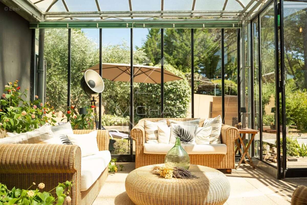 Maison à LA TOUR-D&#039;AIGUES