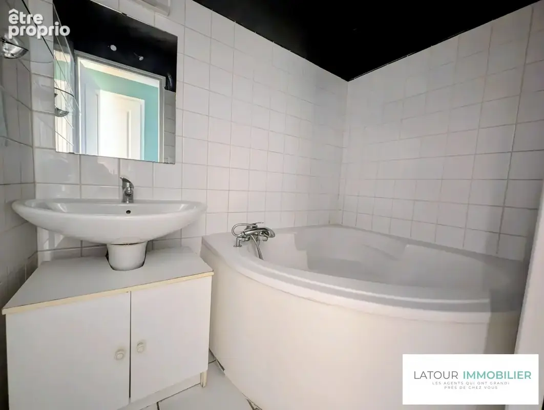 Appartement 39 m² à Bourgoin-Jallieu  - photo 5