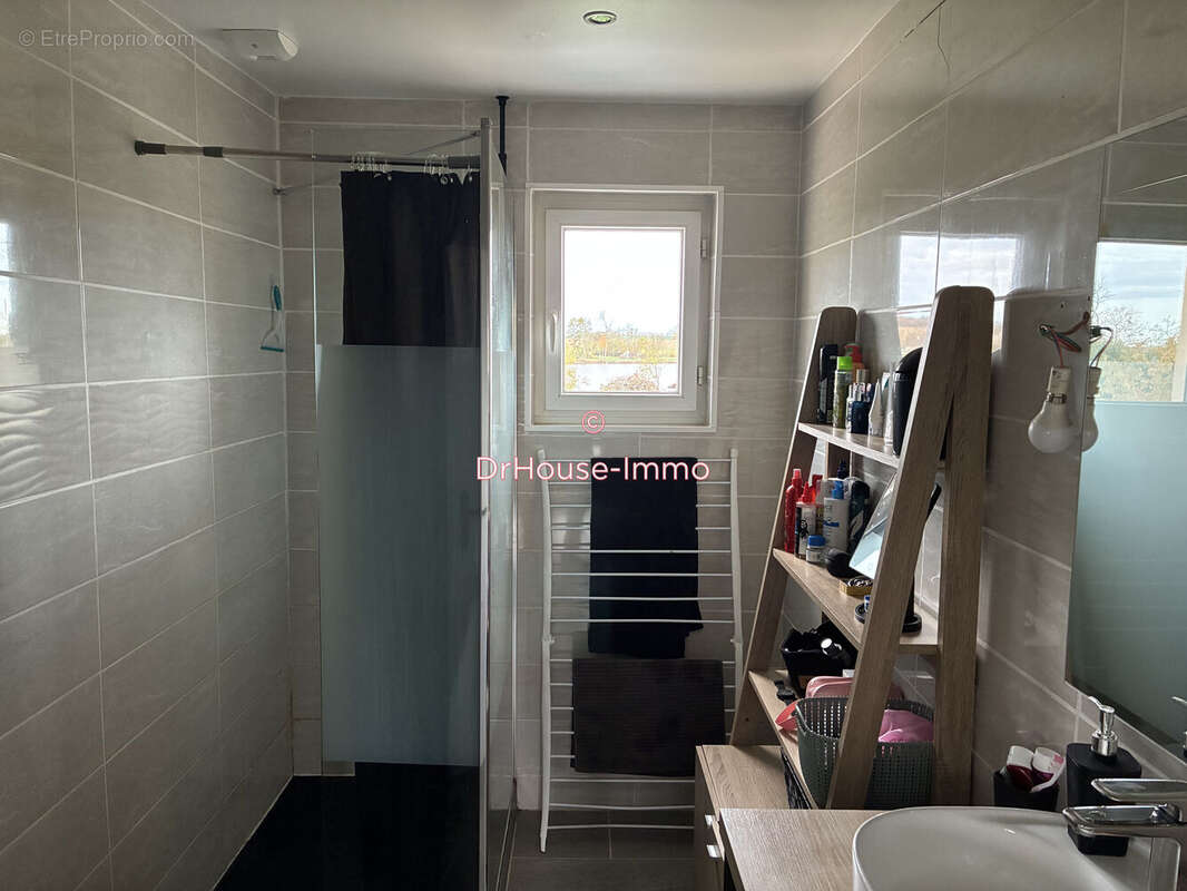 Maison à FONTAINE-LA-GUYON