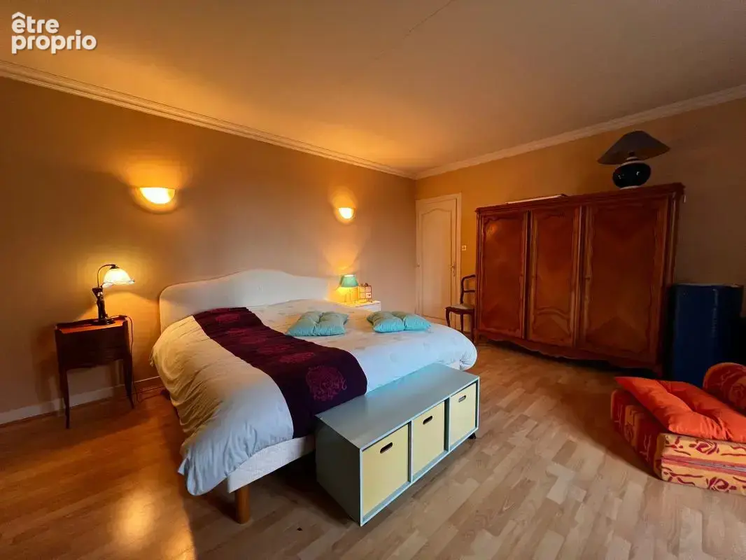  Maison en pierre avec grange et grand terrain paysagé de 2 100 m² à Péronville  - photo 9