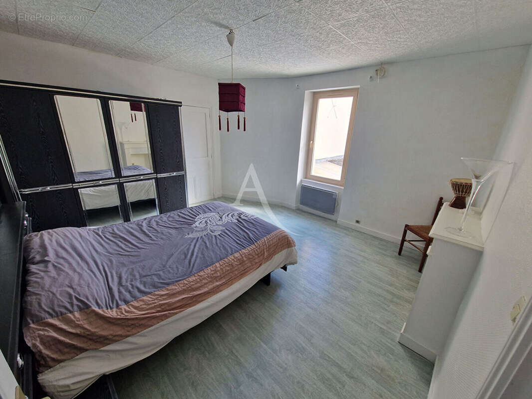 Maison à ROCHESERVIERE