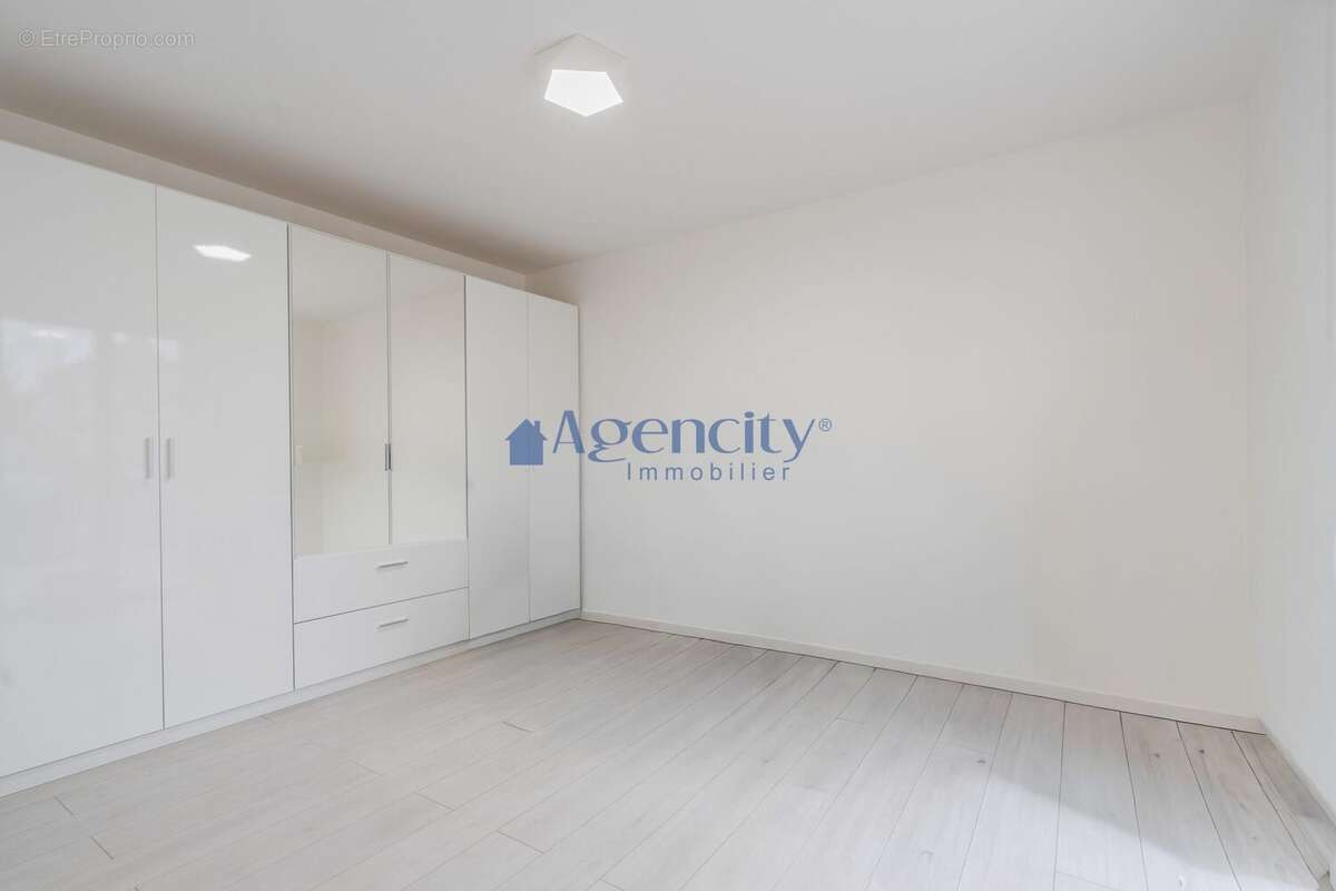 Chambre - Maison à COUTEVROULT