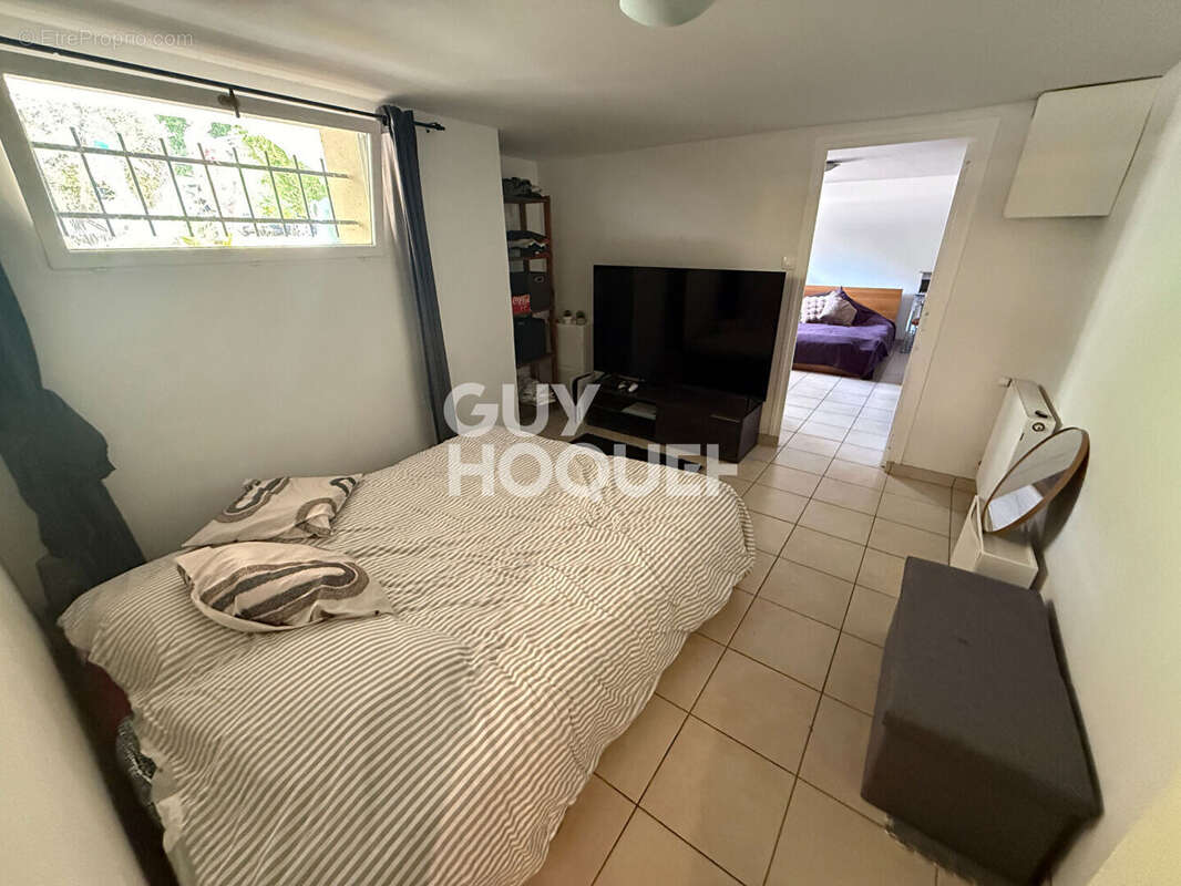 Maison située à Veneux Les SablonS 5 pièce(s) 131 m2 avec 4 chambres dans un quartier calme et à proximité de la gare SNCF - photo 15