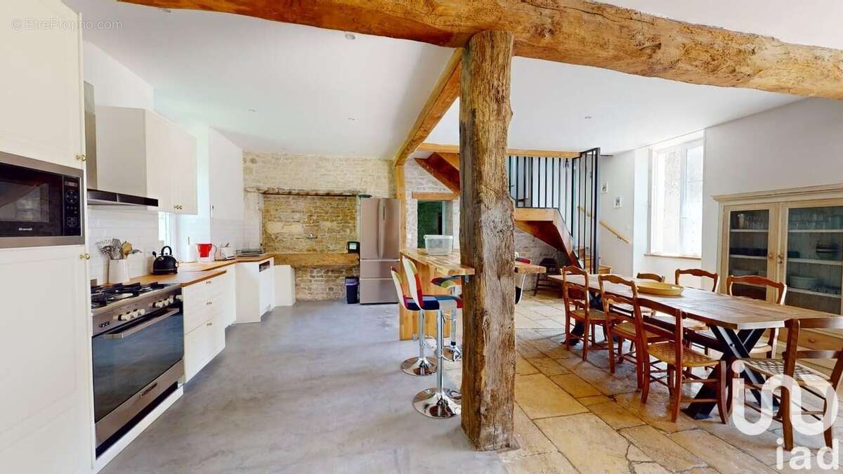 Maison 590 m² à Anais  - photo 7