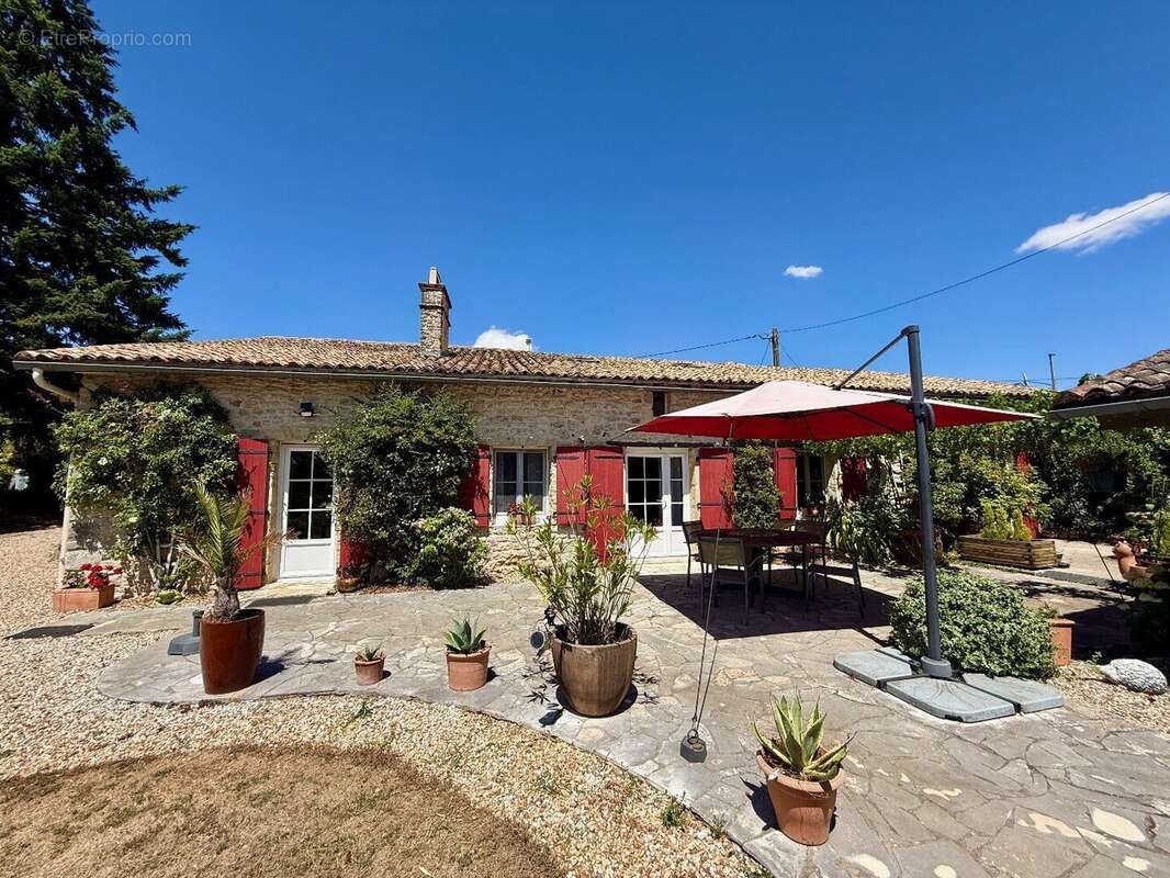 Maison à SAINT-COUTANT
