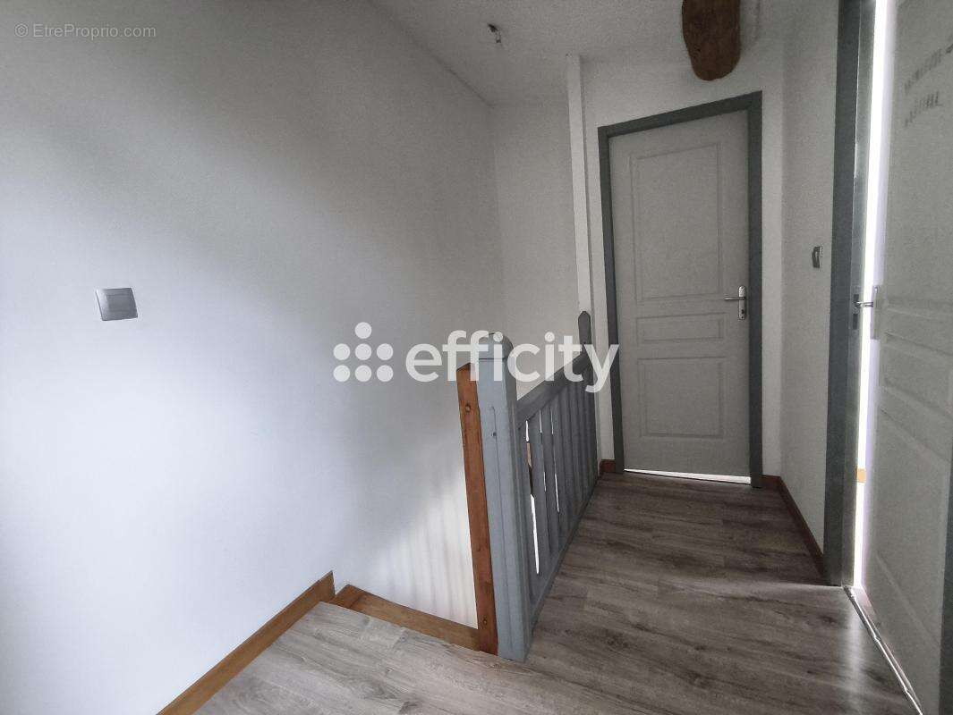 Maison à MAUZE-SUR-LE-MIGNON