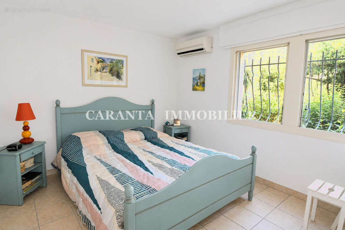Vente appartement 3 pièces Sainte-Maxime avec terrasse et parking proche centre ville - photo 6