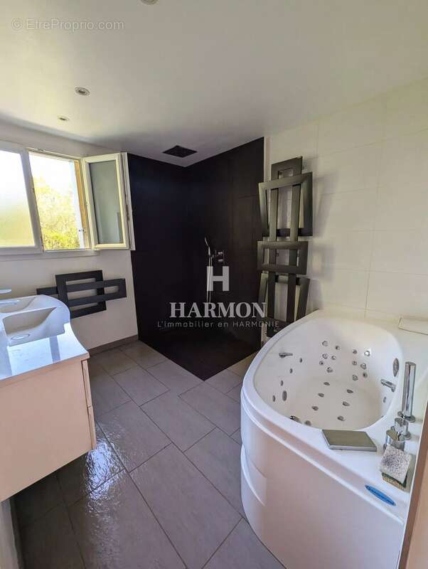 Maison à ARTIGUELOUVE