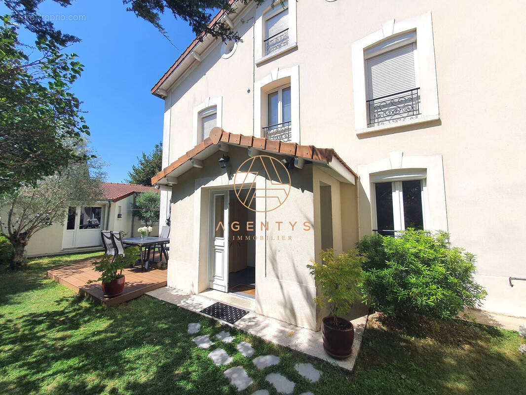 Maison à CHAMPIGNY-SUR-MARNE