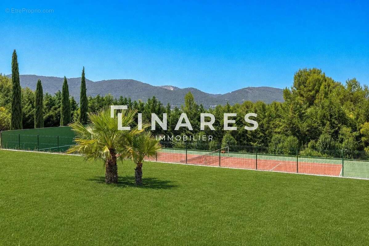 L'ICONIQUE - Villa T6 de 343m² - Dépendance - Piscine - Court de tennis - Terrain de 8000m² - 13420 GEMENOS - photo 22