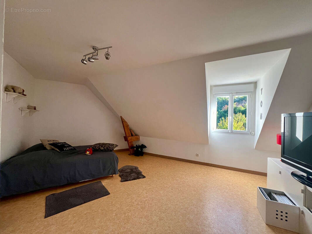 Maison à PARCAY-MESLAY