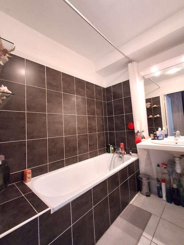 Appartement à SEPTEMES-LES-VALLONS