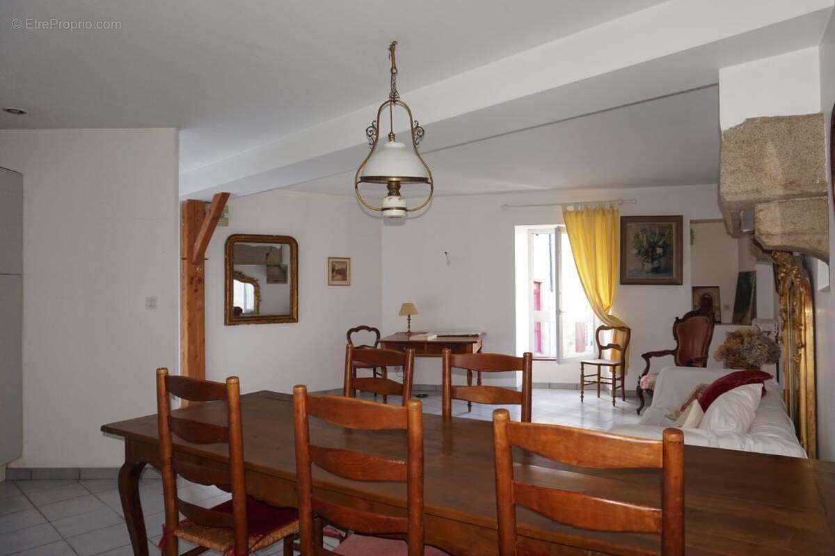 Maison à MORTAGNE-SUR-SEVRE