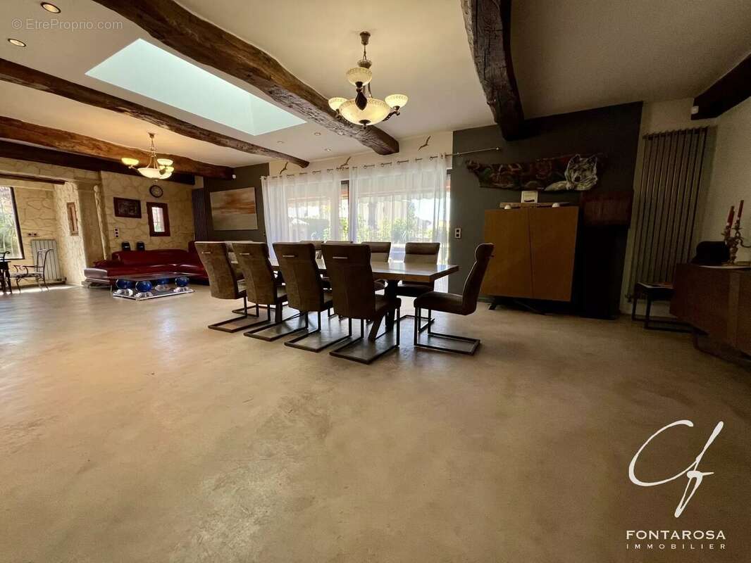 Maison à PUGET-SUR-ARGENS