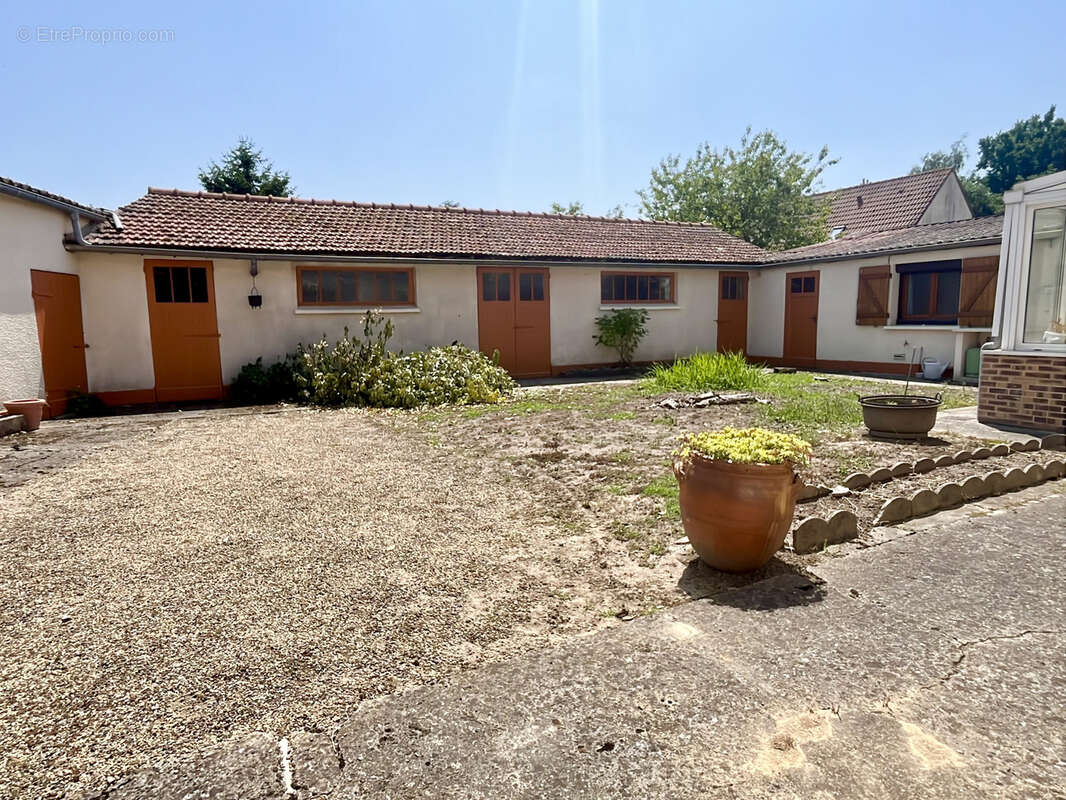 Maison à HOUDANCOURT