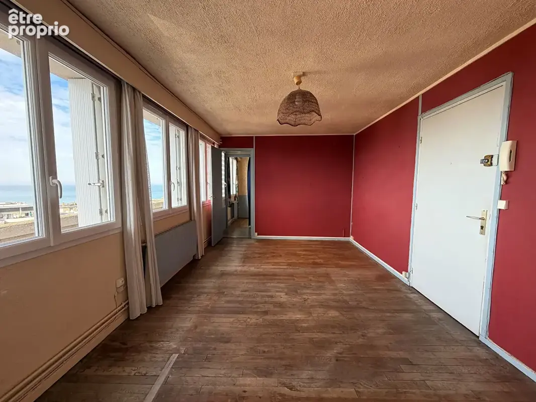 Appartement au dernier étage avec terrasse et vue mer, - photo 7
