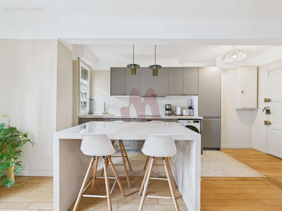 Appartement à PARIS-15E