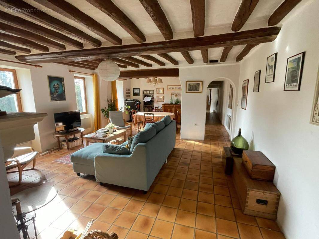Maison à NOYEN-SUR-SARTHE