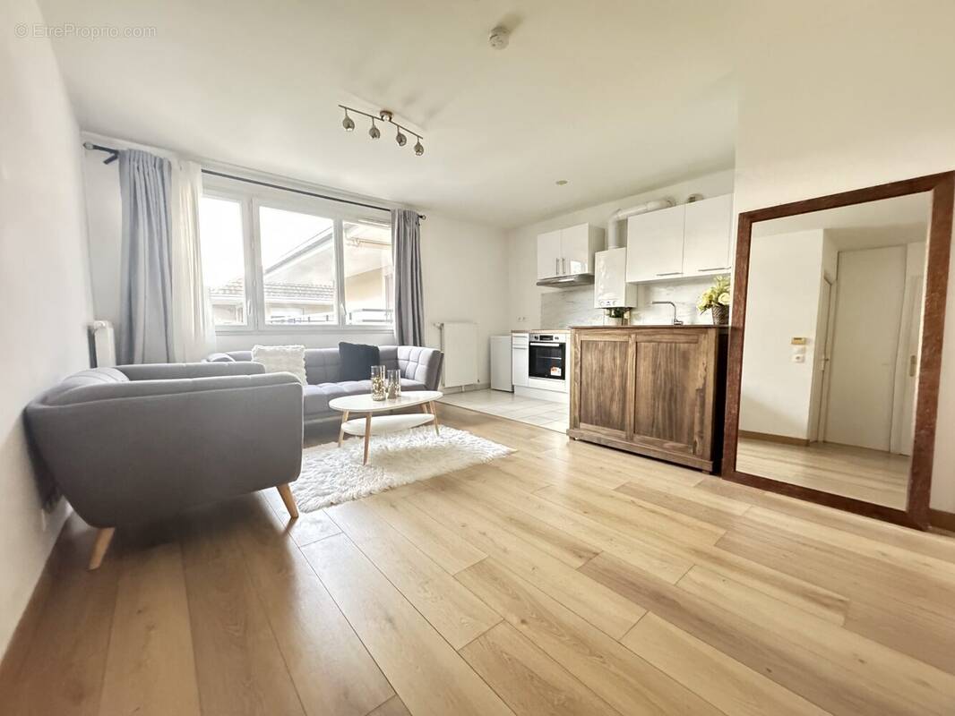 Appartement à SAINT-PIERRE-DU-PERRAY