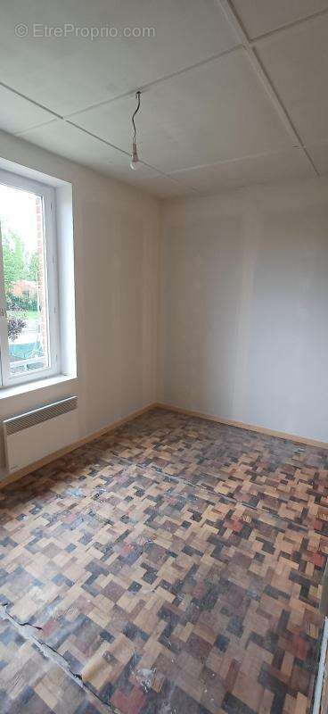 Maison à OSTRICOURT