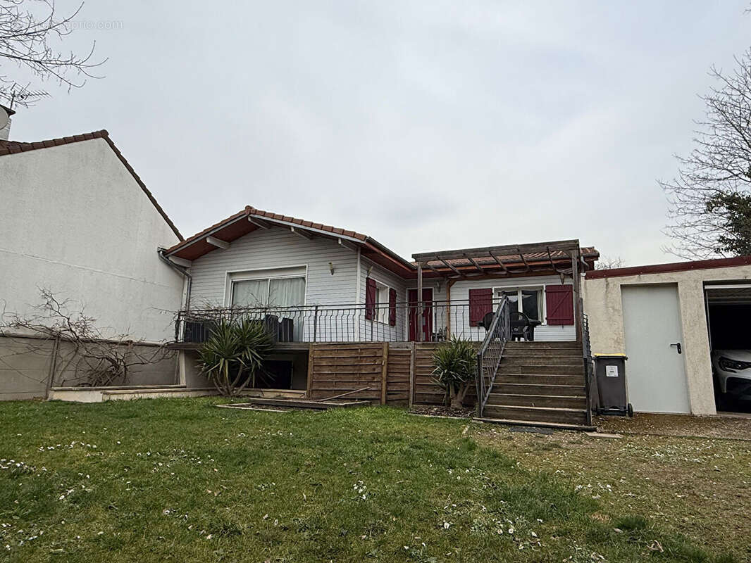 Maison à SARTROUVILLE