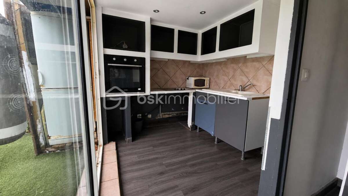 Maison T4 avec jardin – Résidence sécurisée avec piscine – Fort potentiel de rénovation – Le Castellet - photo 6