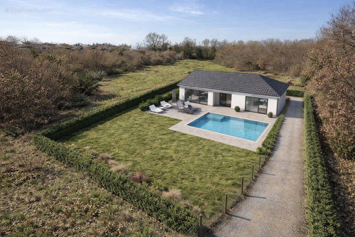 Terrain à SAINT-CLAR-DE-RIVIERE