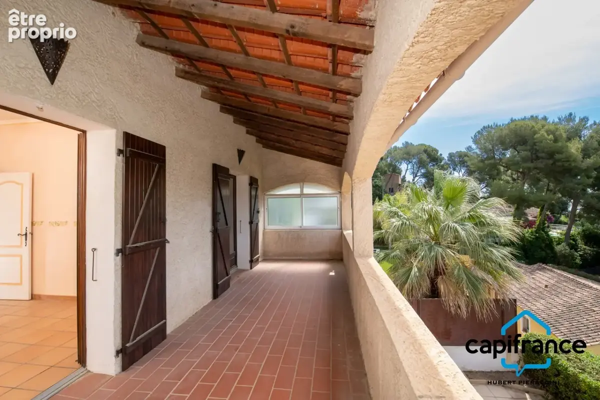La Seyne sur mer/proche Six fours Villa de 100m2 au calme, piscine, garage, belle vue - photo 18