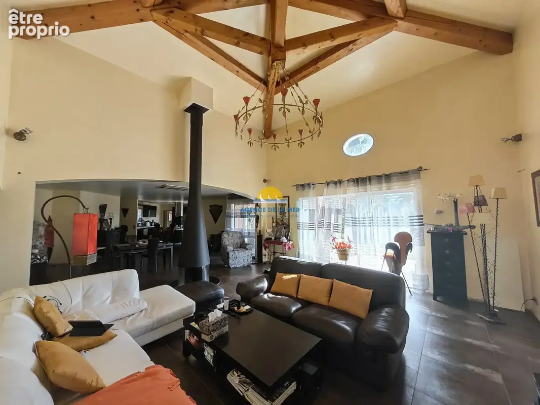 villa de 180 m2 avec 3 studios et un T2  SUR 10000 M2 - photo 8