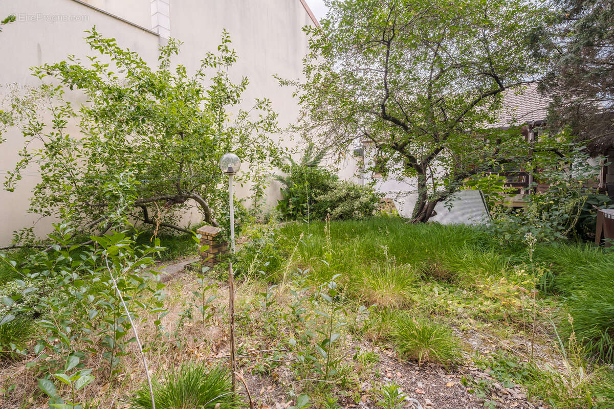 Appartement à LES PAVILLONS-SOUS-BOIS