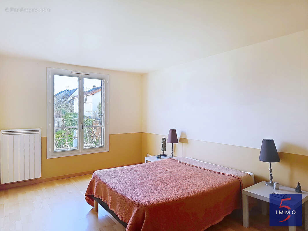 Maison à BRY-SUR-MARNE