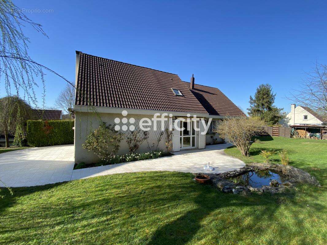 Maison à MEULAN