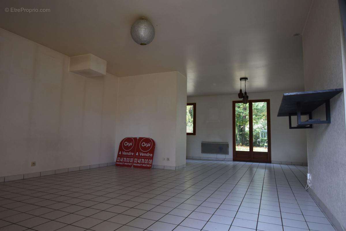 Maison à SAINT-SATUR