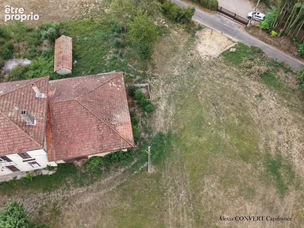 Dépendance 115m² avec 946m² de terrain proche centre village Foissiat - photo 7