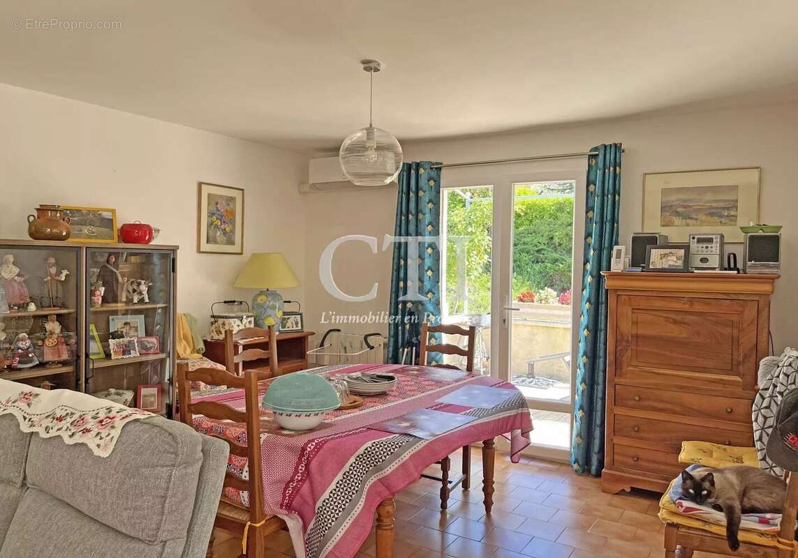 Charmante villa de plain-pied avec beau terrain arboré et clos de 2 627 m² - photo 10