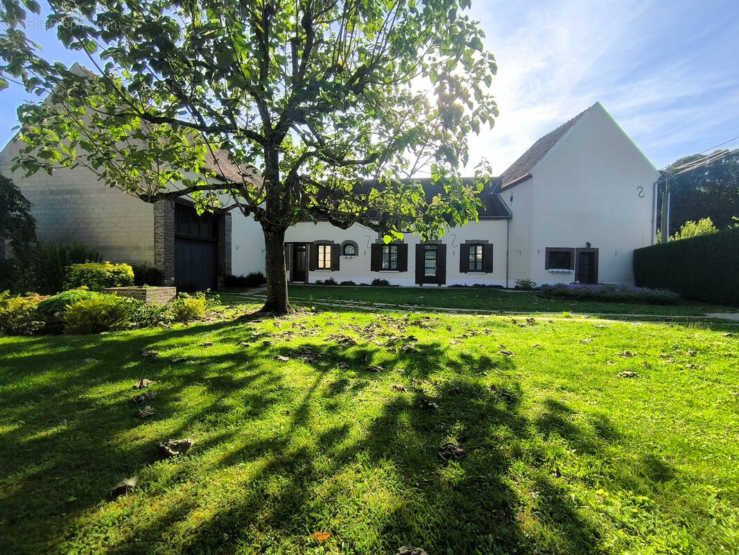 Maison à PLESSIS-SAINT-JEAN