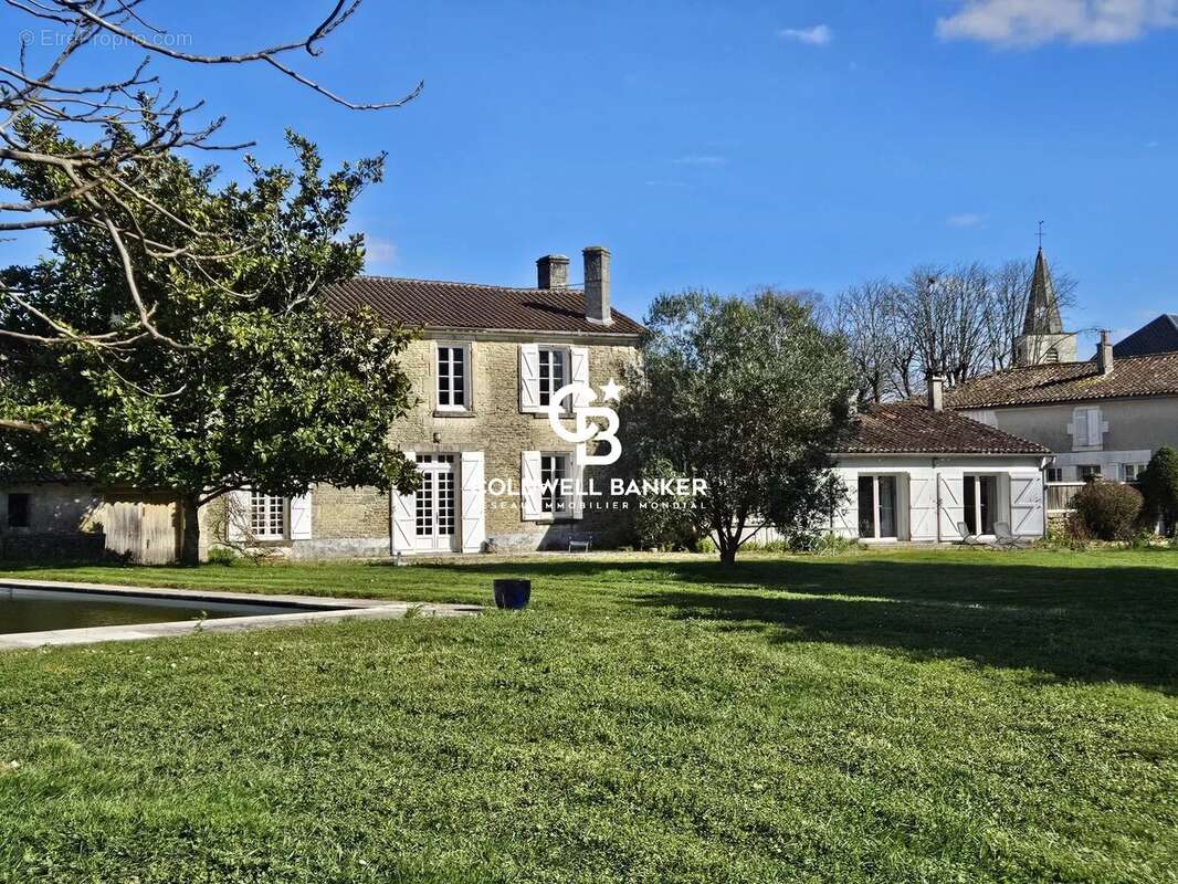 Maison à CHERVES-RICHEMONT