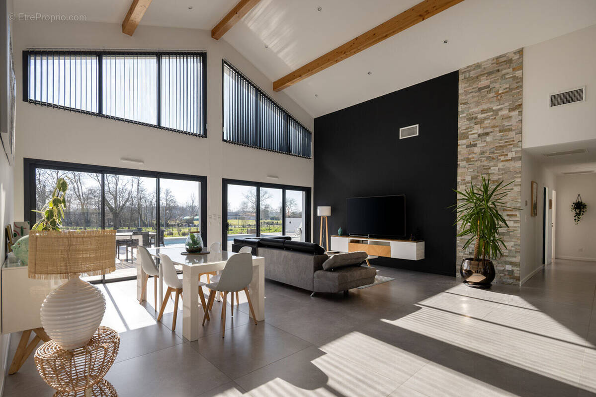 Maison à RIVIERE-SAAS-ET-GOURBY