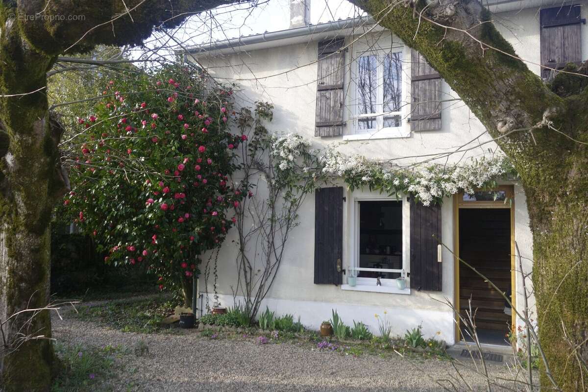 Maison à BIRAS