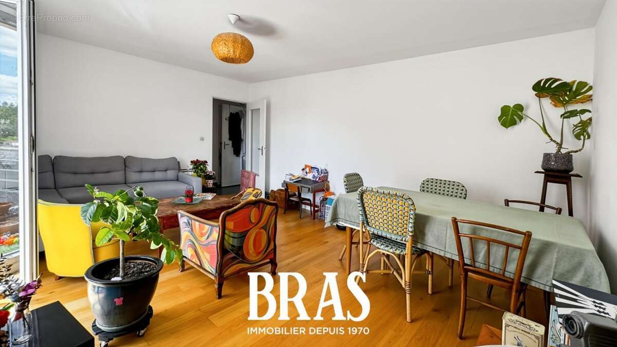 Appartement à REZE