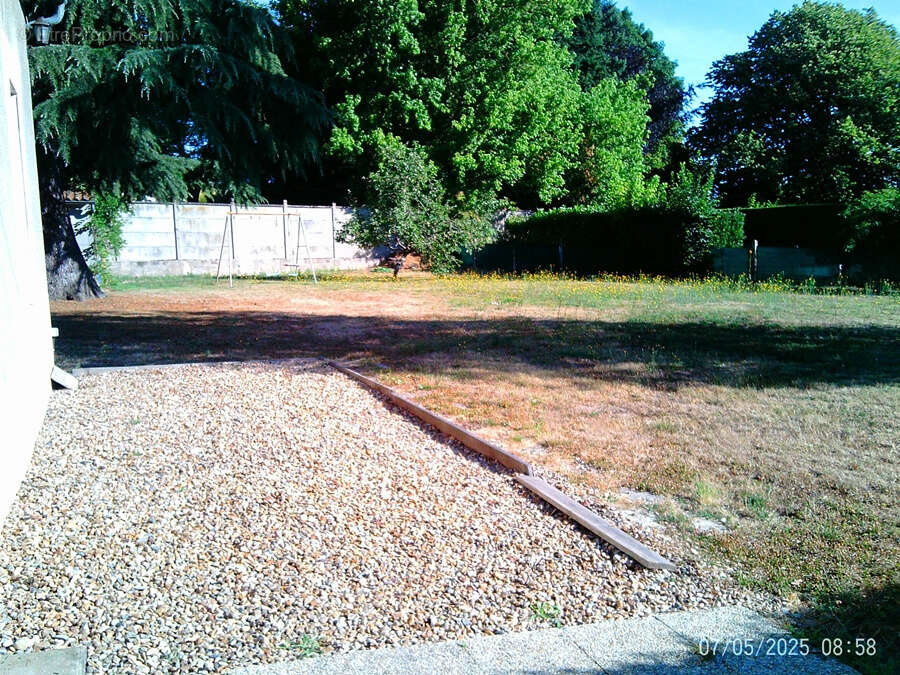 Maison indépendante avec terrain et garage à Torteron - photo 16