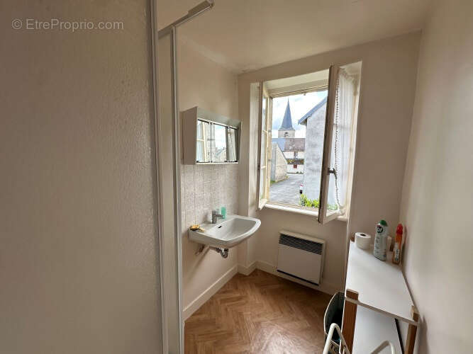 Maison à ESPINASSE