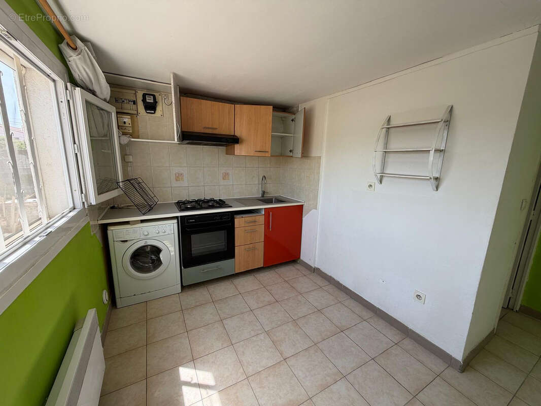 Marignane,  villa 3 logements, garage, terrain de 392 m2, fort potentiel - photo 10