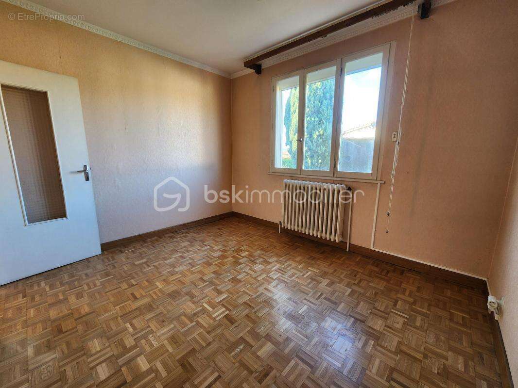 Maison à MONTELIMAR