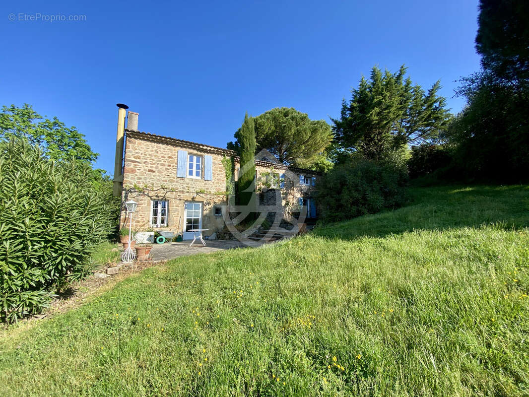 Maison à SAINT-GEORGES-LES-BAINS