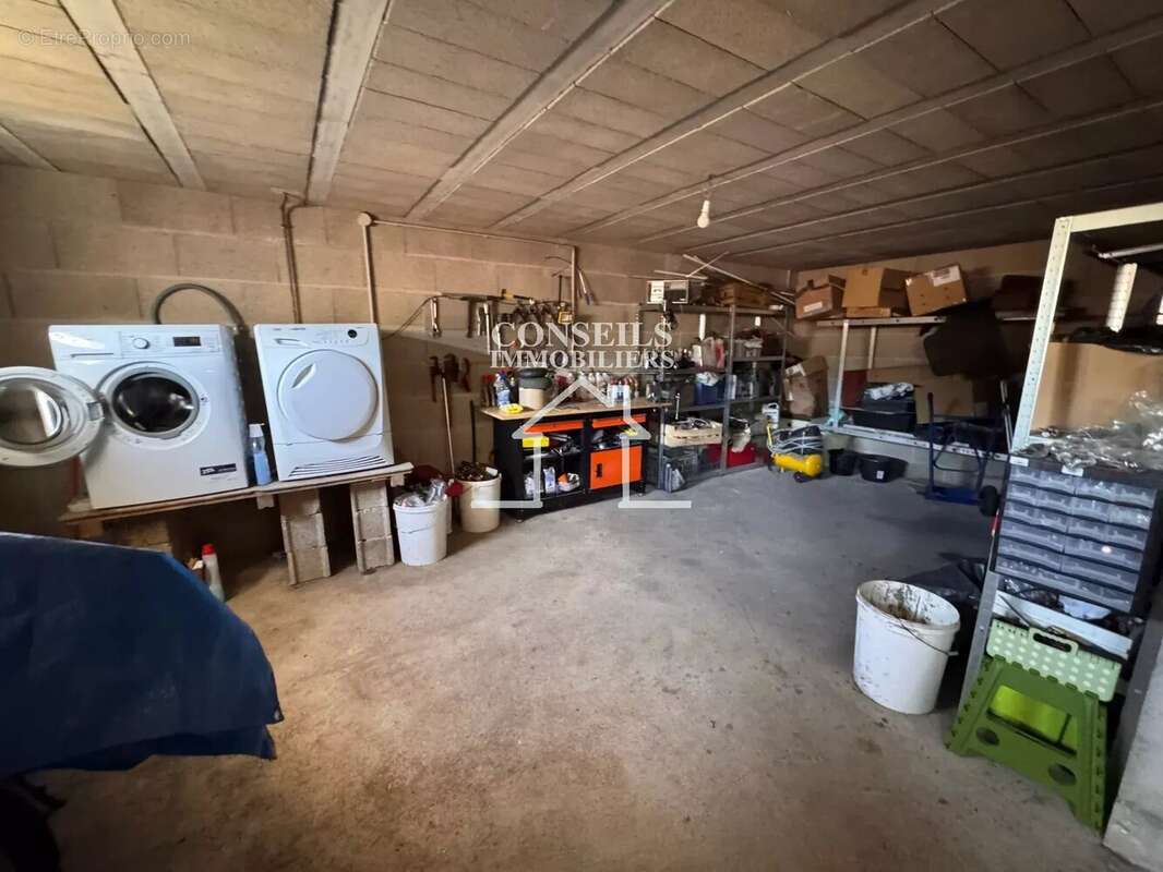 Maison à VILLENEUVE-SUR-YONNE